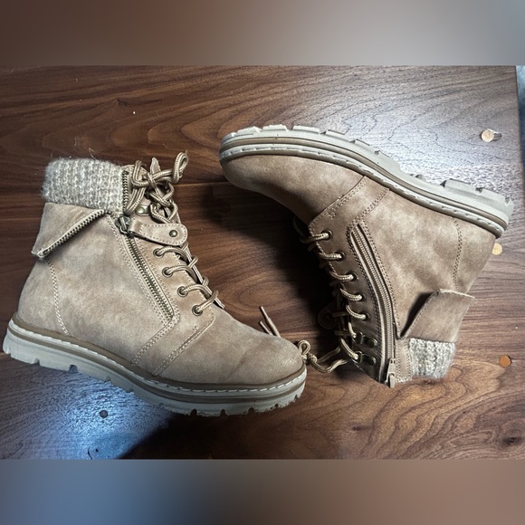 Cliffs by WHITE MOUNTAIN Shoes - Cliffs by WHITE MOUNTAIN Tan Ankle Boots